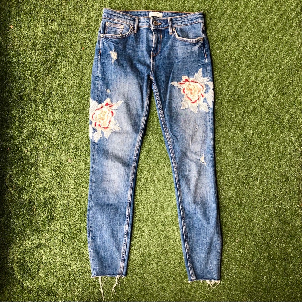 Zara Women skinny blue jeans  flower embroidery